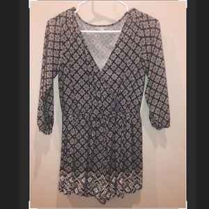 Aéropostale black and white detailed romper